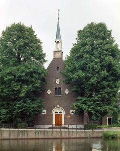 835964 Gezicht op de voorgevel van de Nederlands-hervormde kerk (Dorpsstraat 10) te Oud-Zuilen (gemeente Maarssen); op ...